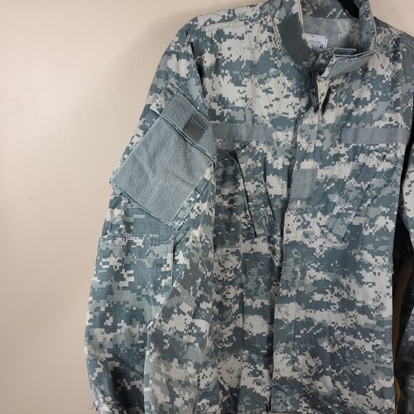 Army Combat Uniform Coat in Digital Camo Size Large Regular - Picture 4 of 12